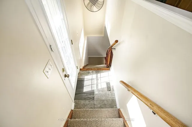 Additional image 31 of 272 Vintage Gate