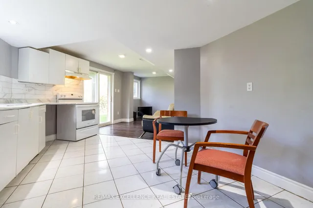 Additional image 36 of 40 Monaco Crt