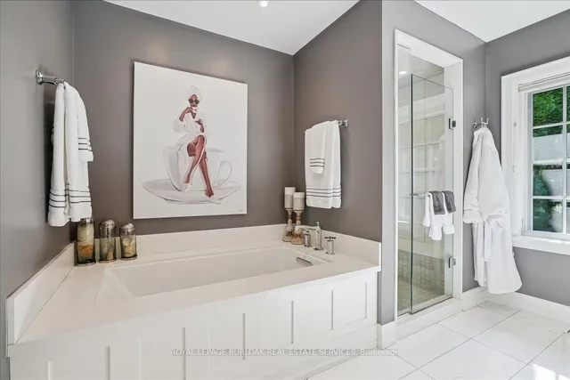 Additional image 16 of 391 Rossmore Blvd