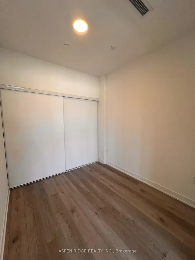 Additional image 8 of 9 Tecumseth St Unit 218