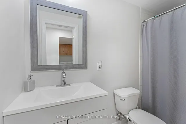 Additional image 36 of 823 Ledbury Cres