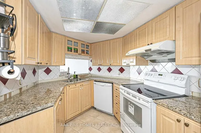 Additional image 7 of 2550 Lawrence Ave Unit #1111