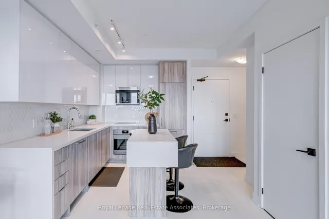 Additional image 9 of 2481 Taunton Rd Unit 607