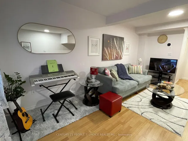 Additional image 34 of 83 Spadina Rd