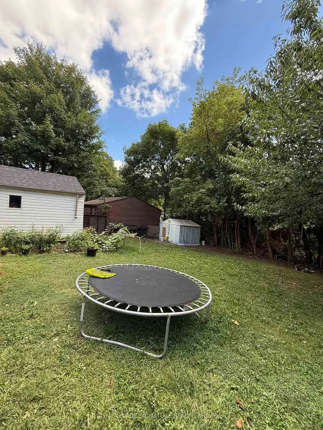 Additional image 5 of 11 Yvonne Ave