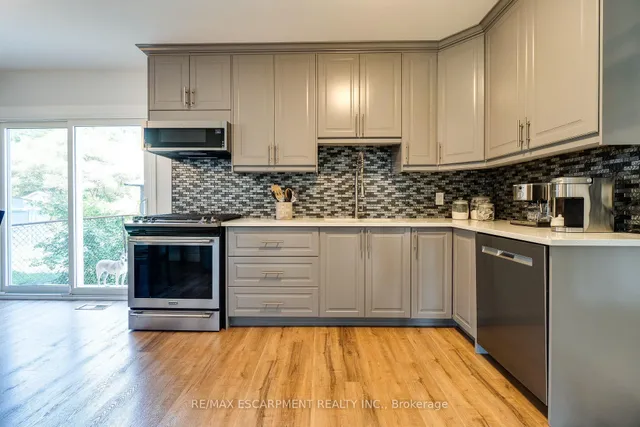 Additional image 10 of 17 RONALDSHAY Ave