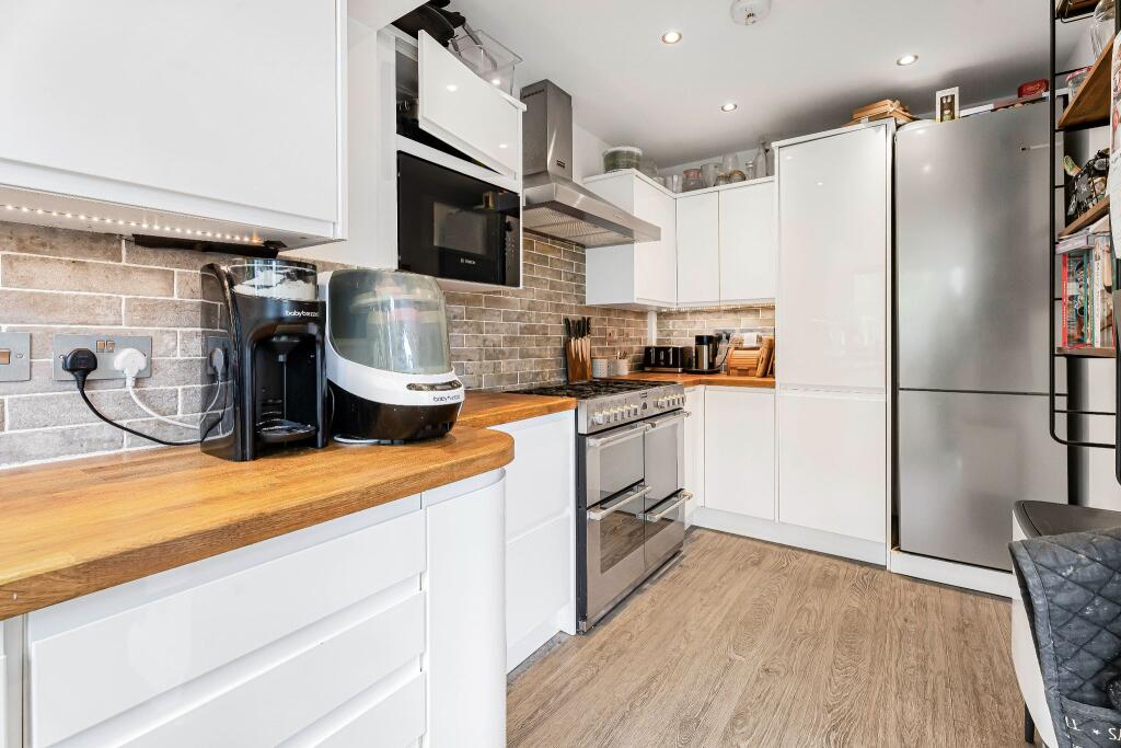 Additional image 9 of Meadow Close, Welham Green, AL9