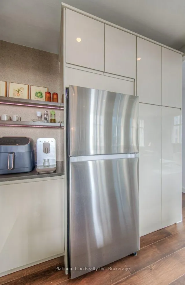 Additional image 28 of 36 James St Unit 1102