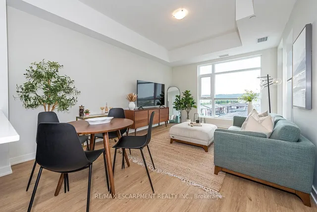 Additional image 7 of 600 North Service Rd Unit 606