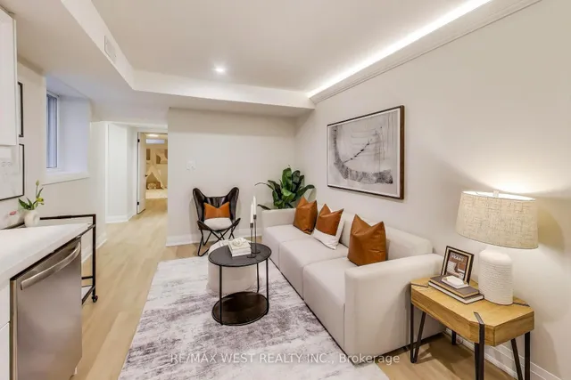 Additional image 30 of 21 Rolyat St