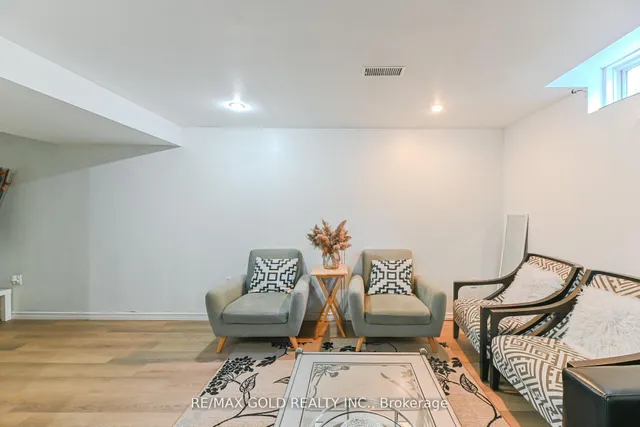 Additional image 21 of 28 Plum Hollow Crt