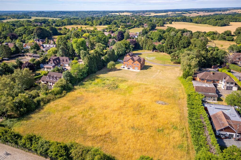 Additional image 25 of Pottersheath Road, Welwyn