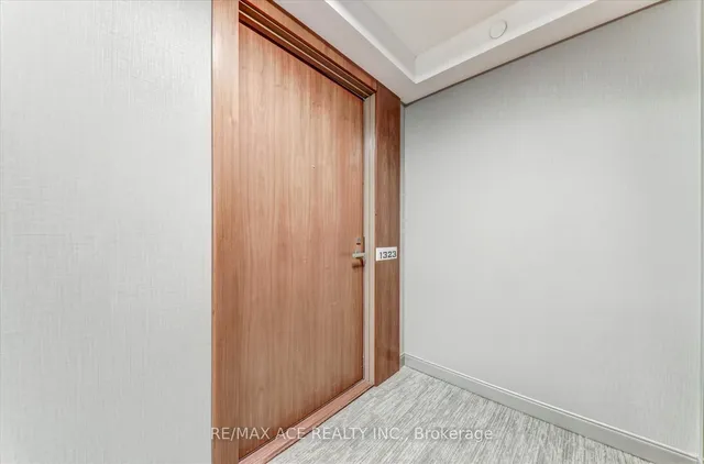 Additional image 6 of 275 Village Green Sq Unit 1323