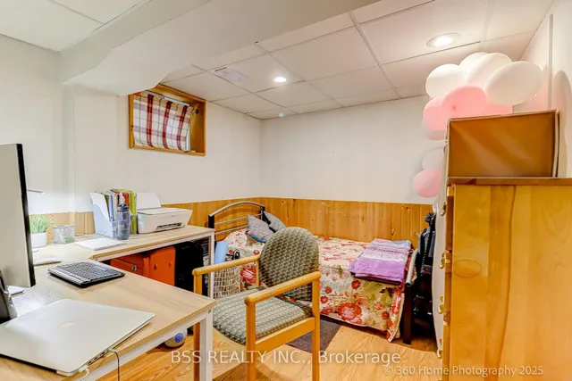 Additional image 14 of 96 Laurel Ave