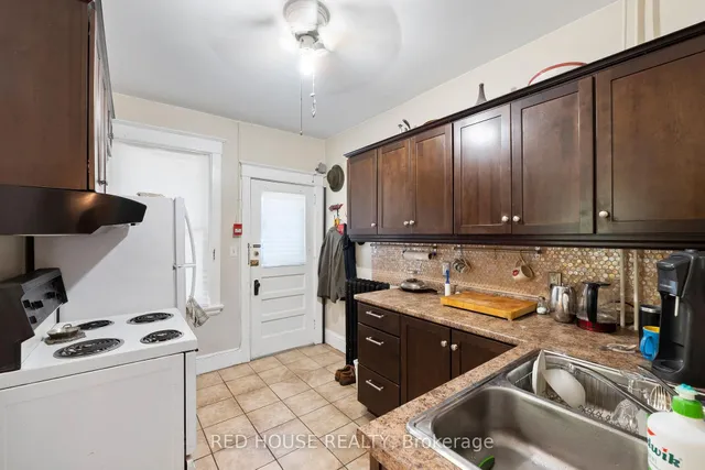 Additional image 29 of 55 Balsam Ave