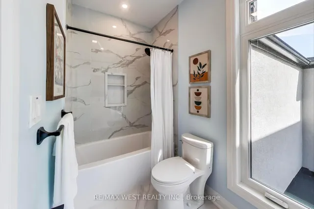 Additional image 21 of 21 Rolyat St