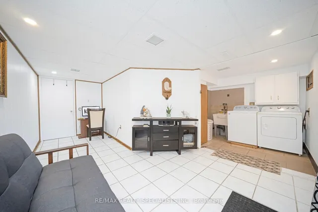 Additional image 40 of 28 Lincoln Crt