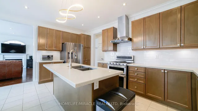 Additional image 15 of 86 JUNETOWN Circ