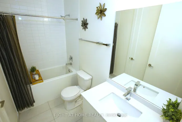 Additional image 23 of 330 Richmond St Unit 210