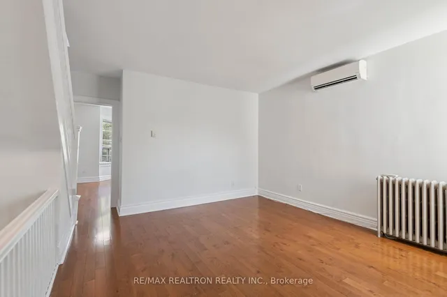 Additional image 32 of 10 Coxwell Ave