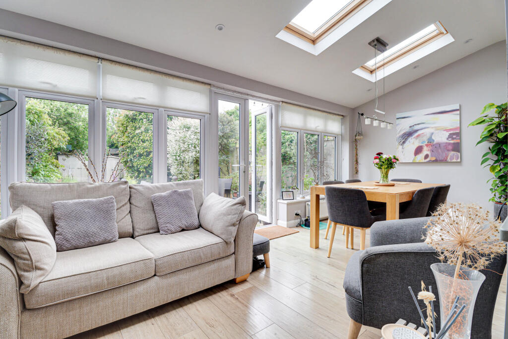 Additional image 4 of Springfield Crescent, Harpenden, Hertfordshire, AL5