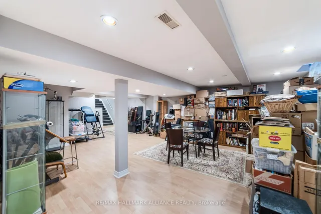 Additional image 34 of 365 Turnberry Cres