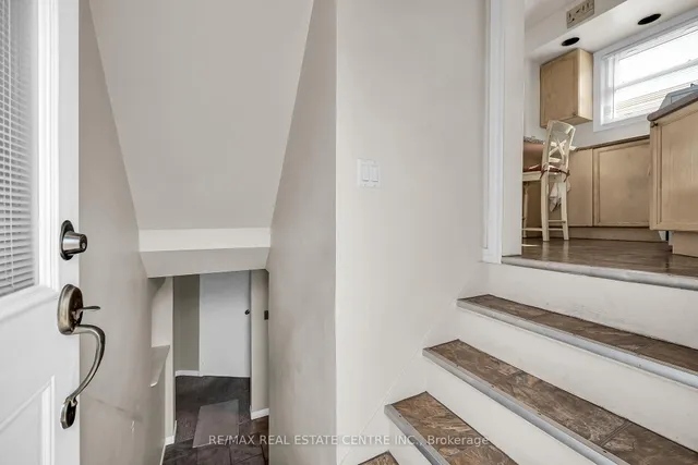 Additional image 19 of 894 Garth St