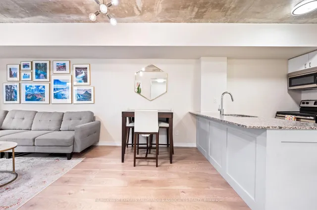 Additional image 23 of 59 East Liberty St Unit 315