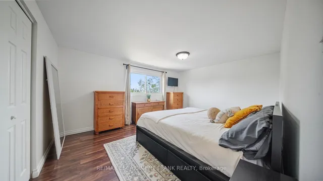 Additional image 22 of 1 YORKDALE Cres