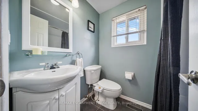 Additional image 20 of 1 YORKDALE Cres