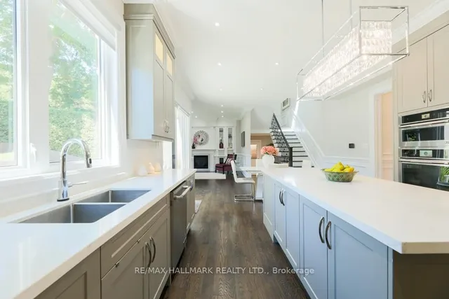 Additional image 10 of 44 Scarboro Cres