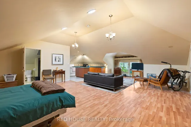 Additional image 45 of 55 Balsam Ave