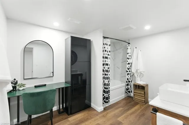 Additional image 35 of 30 Cloke Crt