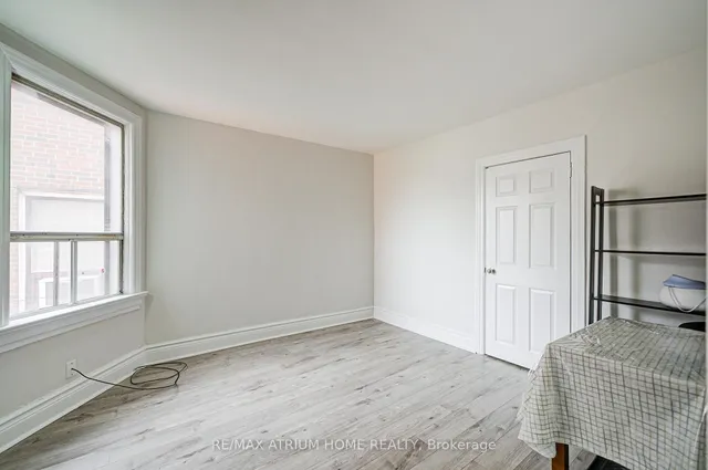 Additional image 30 of 1000 Dundas St