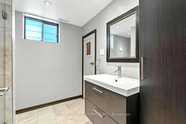 Additional image 33 of 236 East 21st St