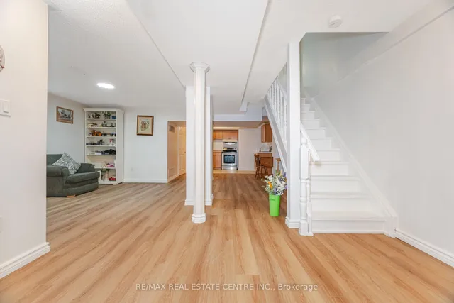 Additional image 34 of 20 Woodbury Crt