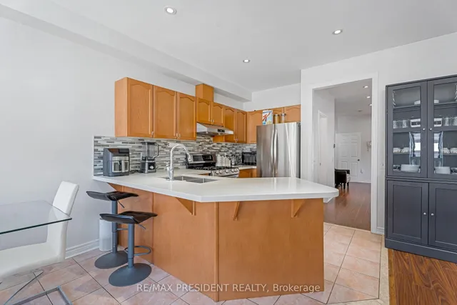 Additional image 12 of 823 Ledbury Cres