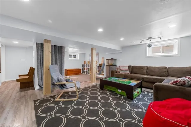 Additional image 23 of 287 East 33rd St