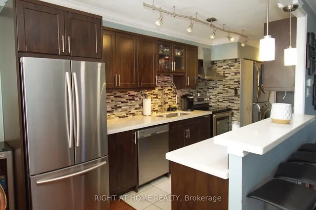 Additional image 38 of 90 Ling Rd Unit 904