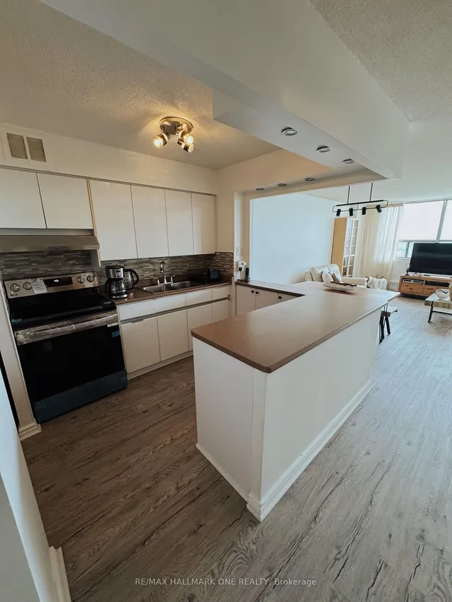 Additional image 8 of 45 Sunrise Ave Unit 904