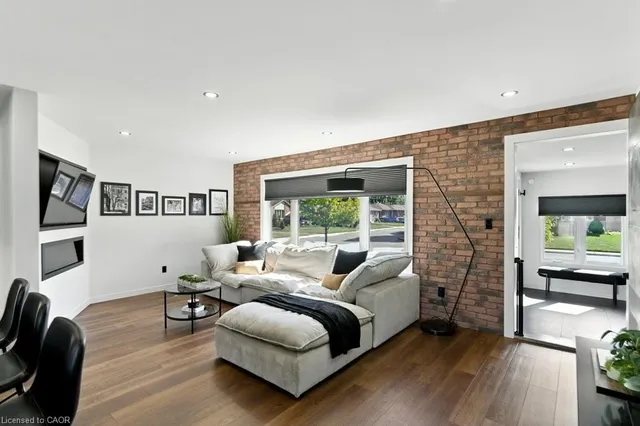 Additional image 8 of 30 Cloke Crt