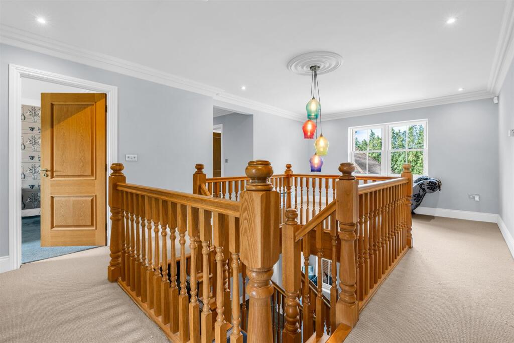 Additional image 10 of Pottersheath Road, Welwyn