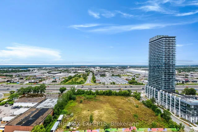 Additional image 31 of 17 Zorra St Unit 2006