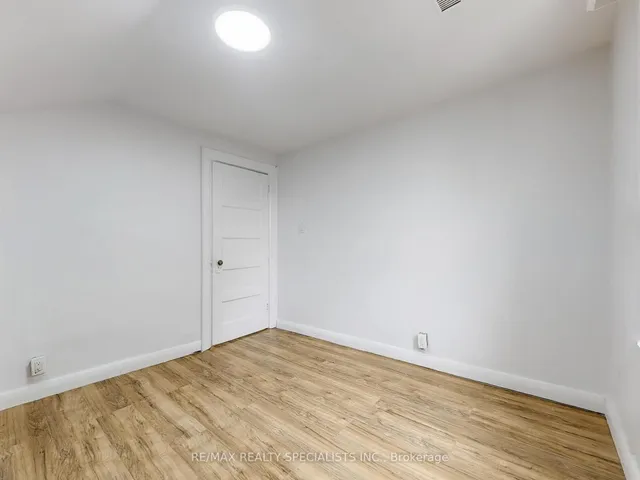 Additional image 28 of 18 Mary St