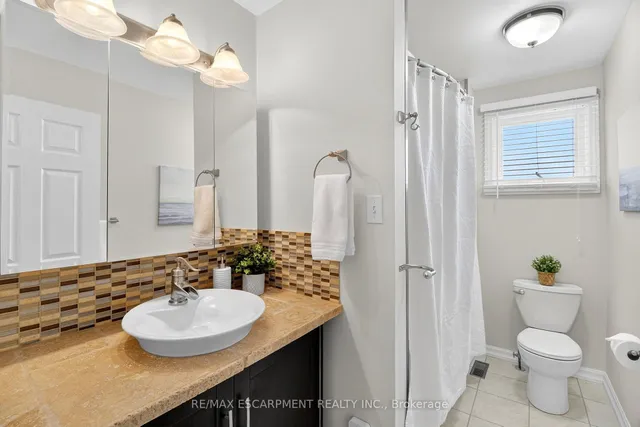 Additional image 25 of 150 Solomon Cres