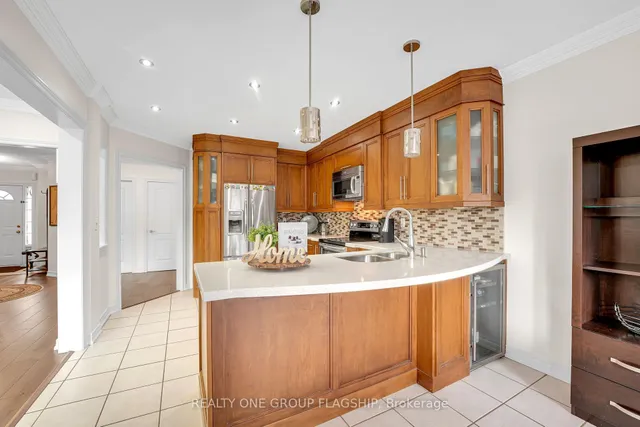 Additional image 16 of 1128 Knotty Pine Grve