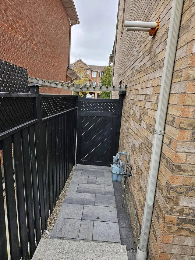 Additional image 44 of 1680 Samuelson Circ