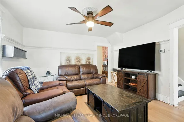 Additional image 8 of 98 Tuxedo Ave