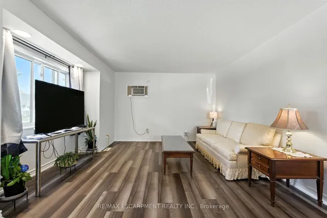 Additional image 10 of 172 Adair Ave