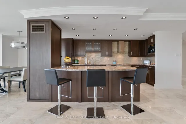 Additional image 9 of 2045 Lakeshore Blvd Unit 2212
